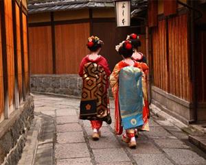 Japanese religion & tradition impact on Business Customs